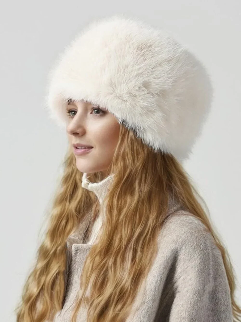 Fabulous Furs vintage faux fur satin lined russian style fur hat one size